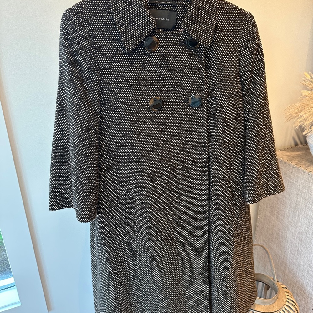 Tahari Brown and White Textured Coat Size 14